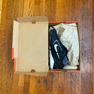 New Nike kids MCS KEYSTONE (BG) Cleats size 6Y